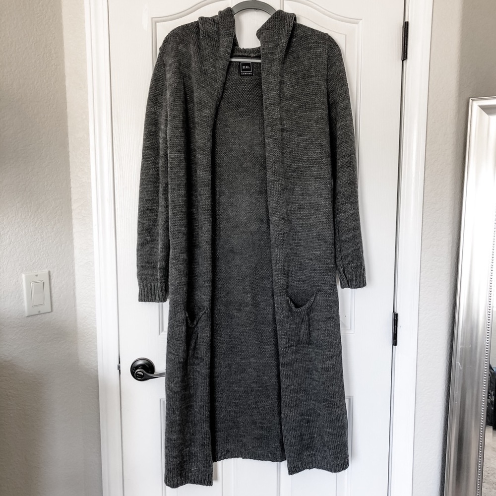 Numinou long gray knitted cardigan sweater